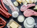 Kiełbaski, boczek, kotlety, masło, śmietana, mleko i chipsy – oto przykłady produktów, które zawierają tluszcze nasycone. Jakie to bogactwo smaków!