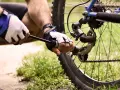 Pompowanie roweru: Jak to zrobić dobrze? Uniknij błędów!