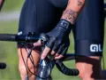 Jakie rękawiczki na rower? Znajdź idealne dopasowanie i komfort
