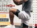 Crossfit co to? Mężczyzna wykonuje ćwiczenie w siłowni. Napisy: "Crossfit", "Jak zacząć trenować?".