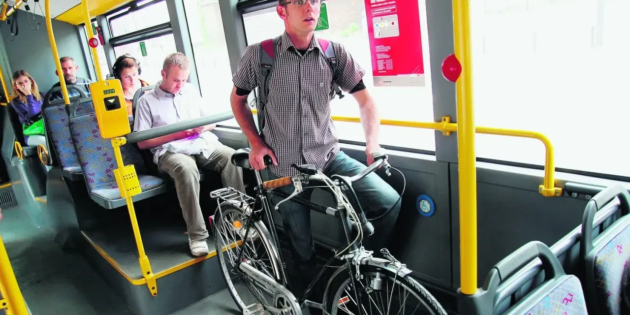 Rower w autobusie? Wszystko, co musisz wiedzieć o przewozie!