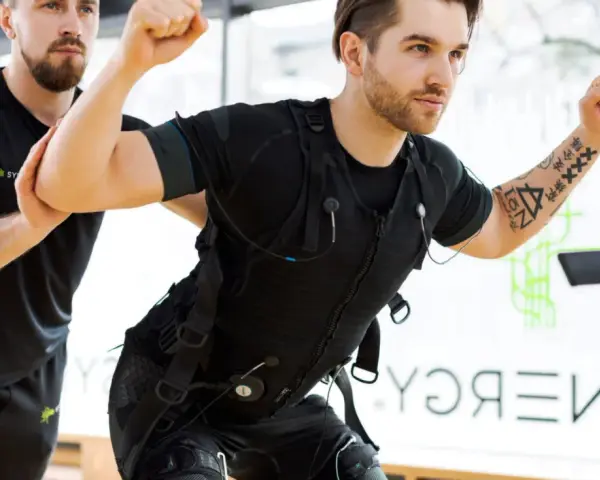 Ile kosztuje trening EMS? Pełny przewodnik po cenach i zniżkach