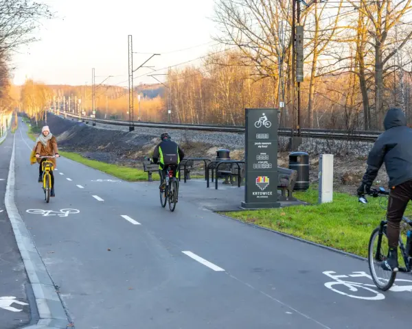 Trasy rowerowe Katowice: 200 km tras, Metrorower i zielone oazy!