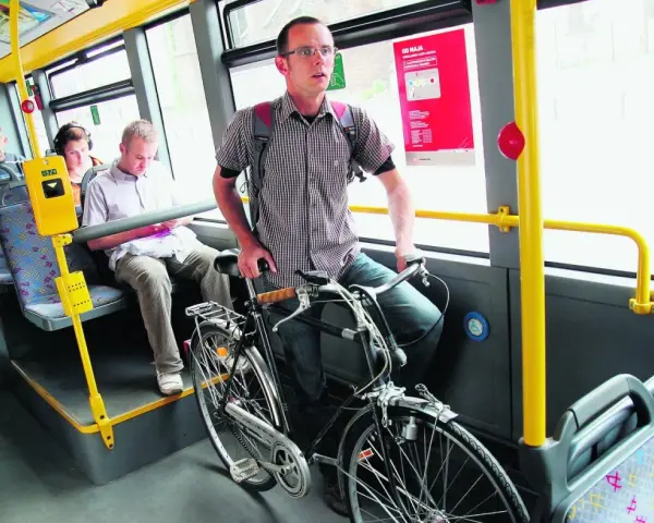 Rower w autobusie? Wszystko, co musisz wiedzieć o przewozie!
