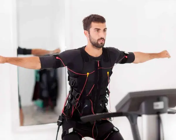 Trening EMS: Szybkie efekty w 20 min? Sprawdź, jak to działa!