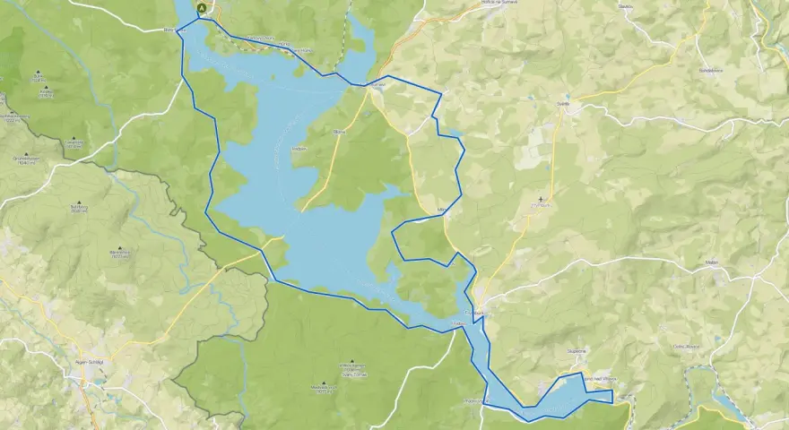 Trasy rowerowe Czechy: malownicza pętla wokół jeziora Lipno, przez malownicze wsie i wzgórza Szumawy.
