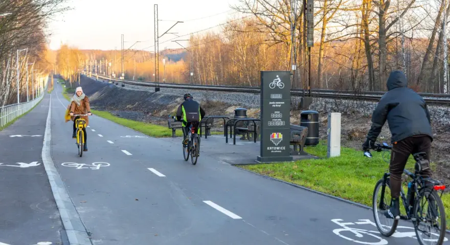 Trasy rowerowe Katowice: 200 km tras, Metrorower i zielone oazy!
