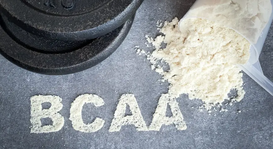 BCAA: Przed czy po treningu? Klucz do maksymalnych efektów