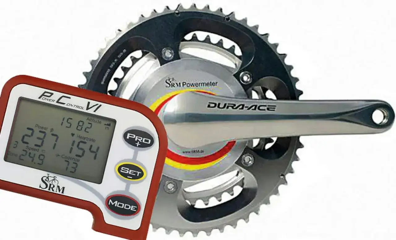 Wyświetlacz SRM PC VI obok korby Dura-Ace z pomiarem mocy. Pokazuje moc 237W, tętno 154, prędkość 24.9 i kadencję 73. Pedał jest kluczowy dla tego pomiaru.