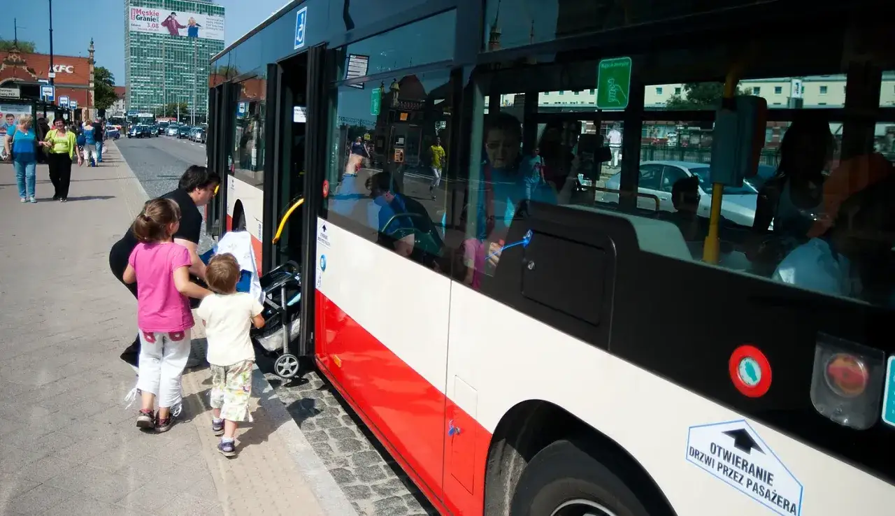 Rower w autobusie miejskim piktogram